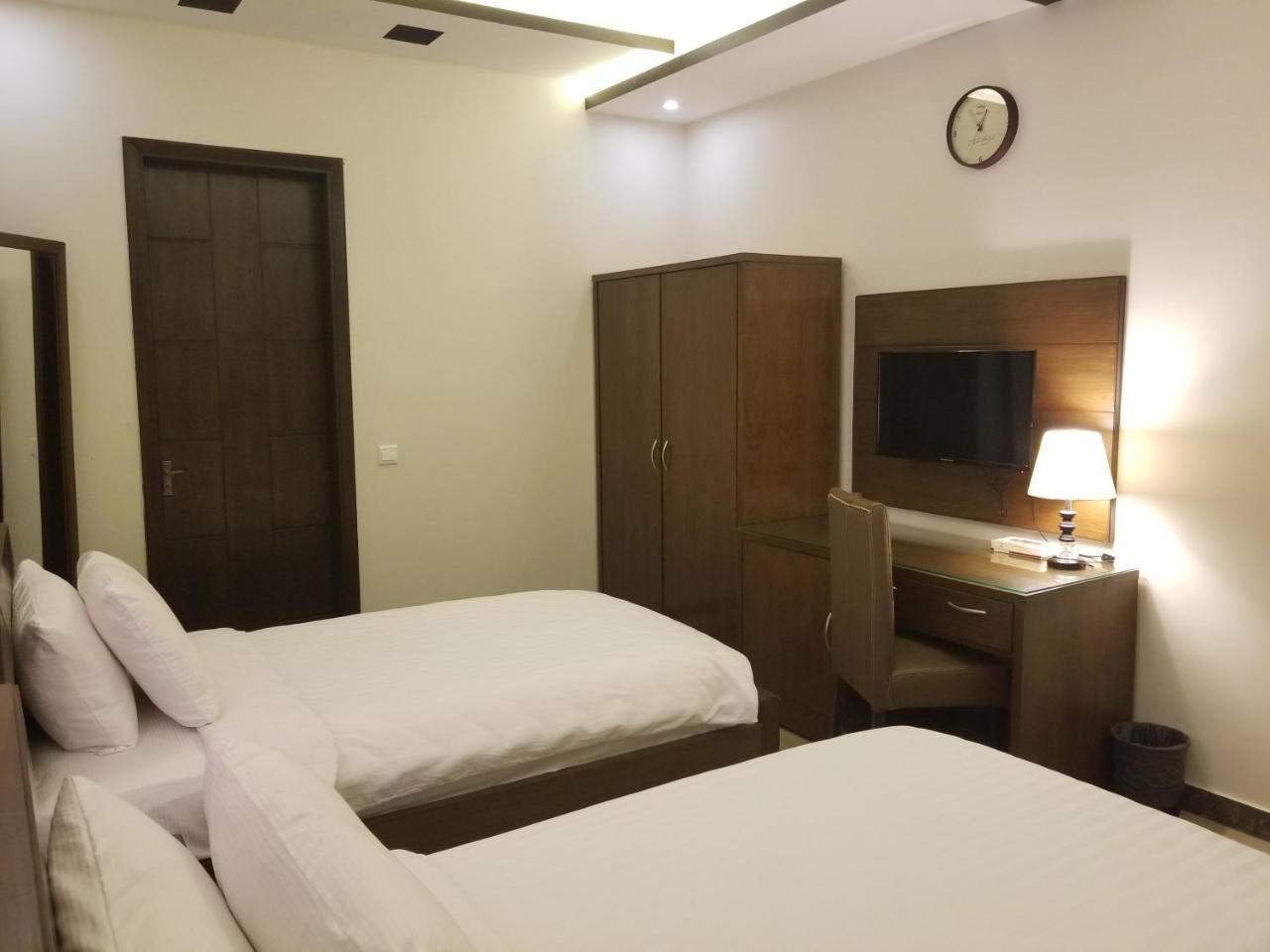 Zifan Hotel & Suites Karachi Exterior foto