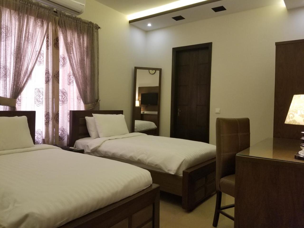 Zifan Hotel & Suites Karachi Exterior foto